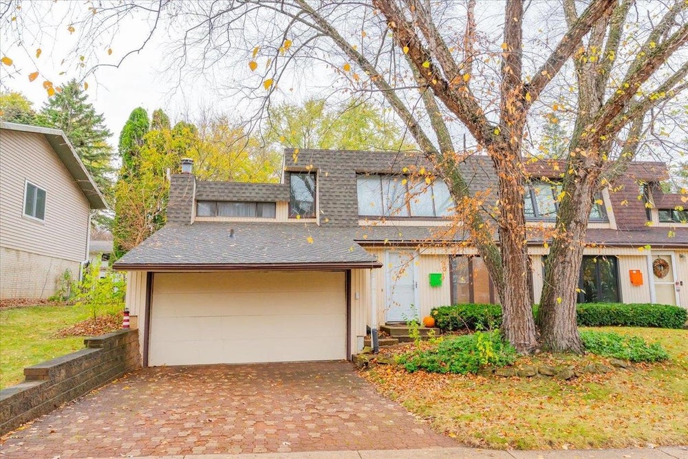 6320 Offshore Drive, Madison, WI 53705 BHGRE