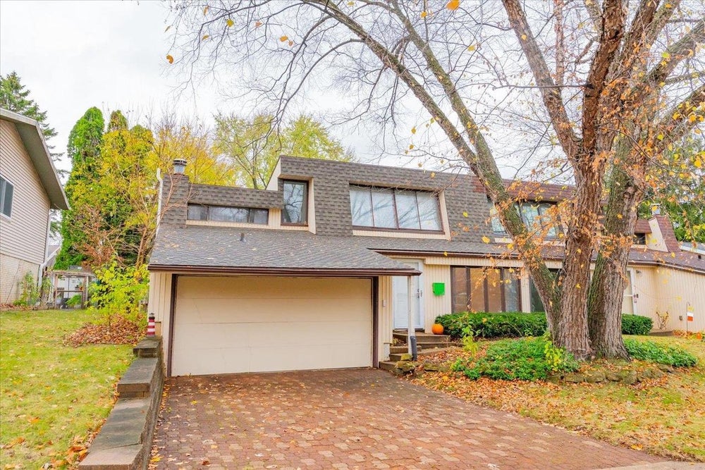 6320 Offshore Drive, Madison, WI 53705 BHGRE