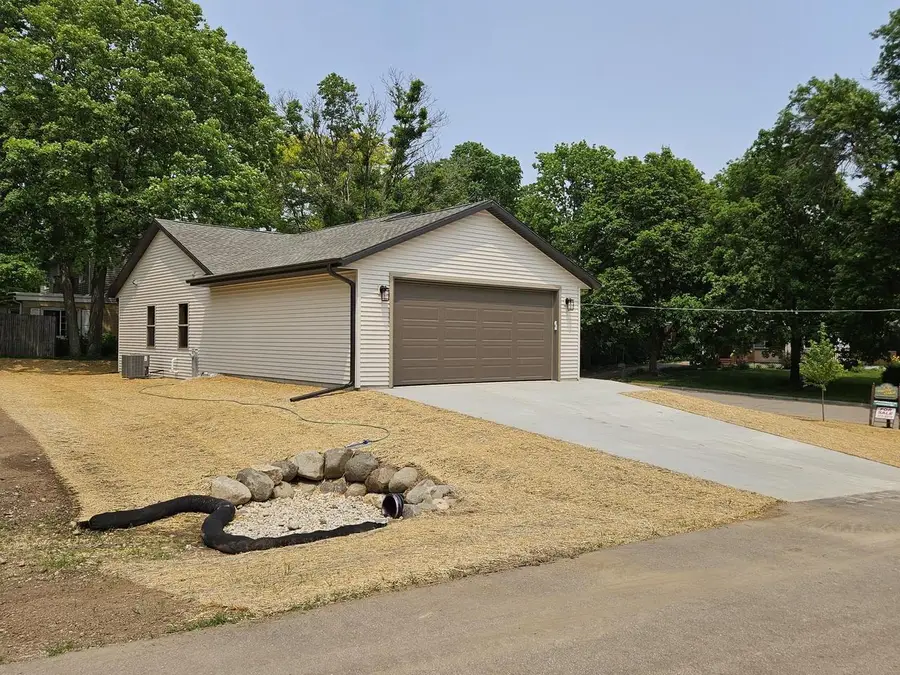 915 Sutherland Avenue, Janesville, WI 53545 - #2