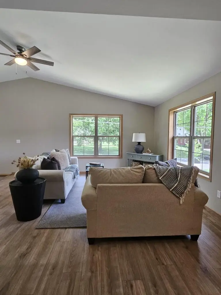 915 Sutherland Avenue, Janesville, WI 53545 - #3