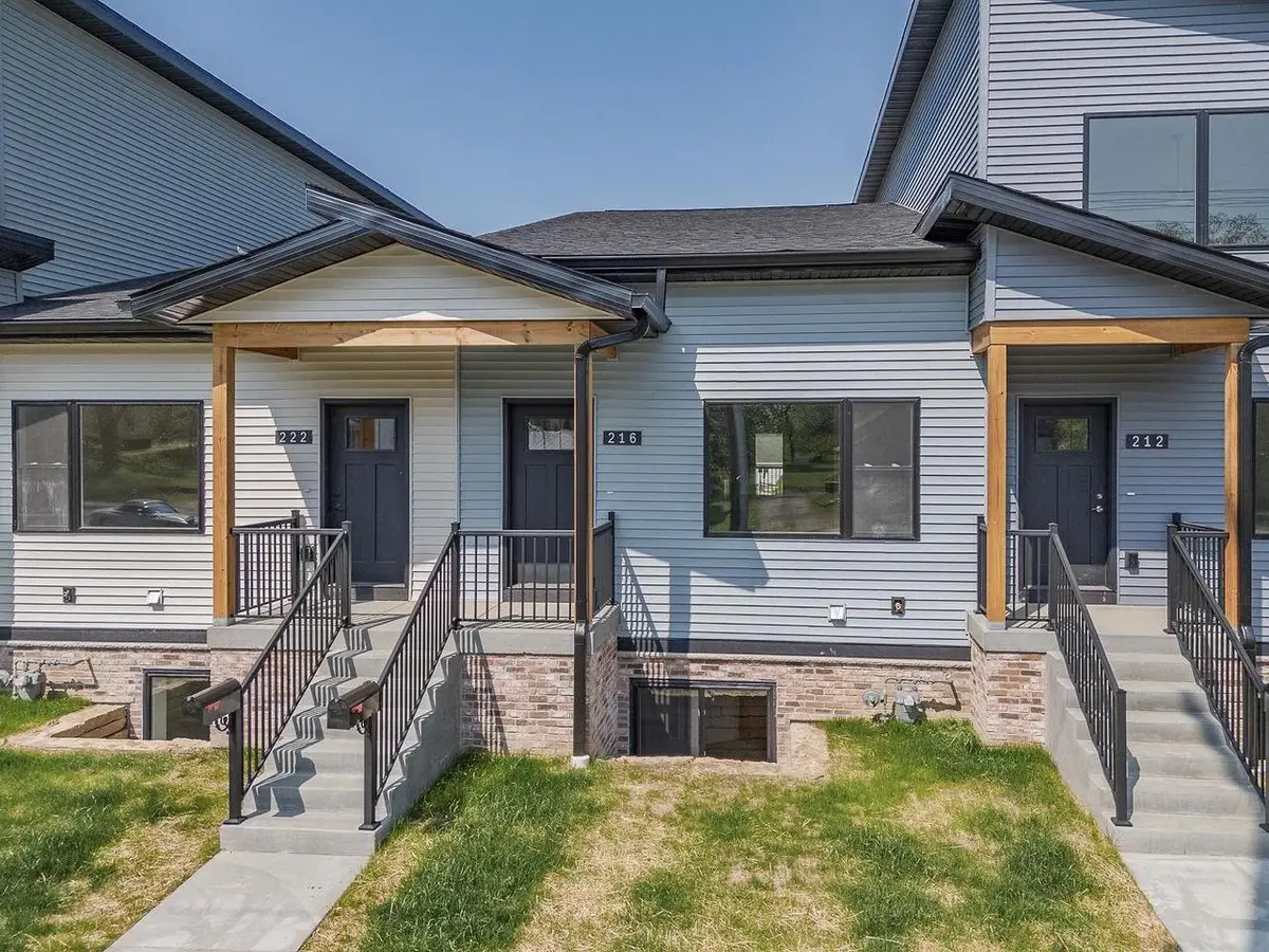 216 S Dewey Avenue, Reedsburg, WI 53959 - #1