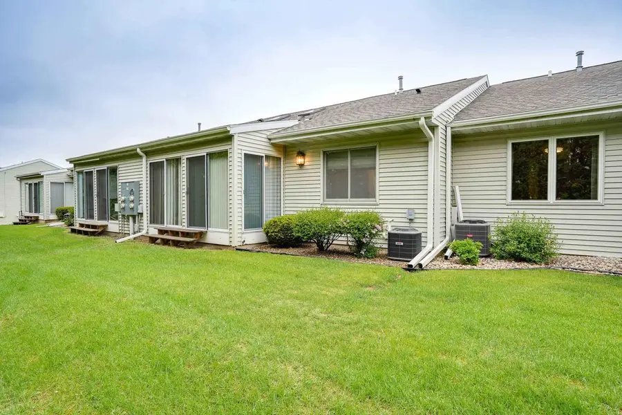 741 Kensington Square, Stoughton, WI 53589 - Image #2