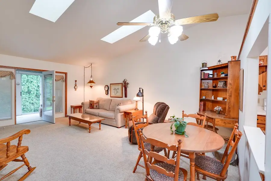 741 Kensington Square, Stoughton, WI 53589 - Image #3