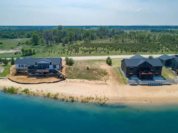 W5822 37th Street, New Lisbon, WI 53950