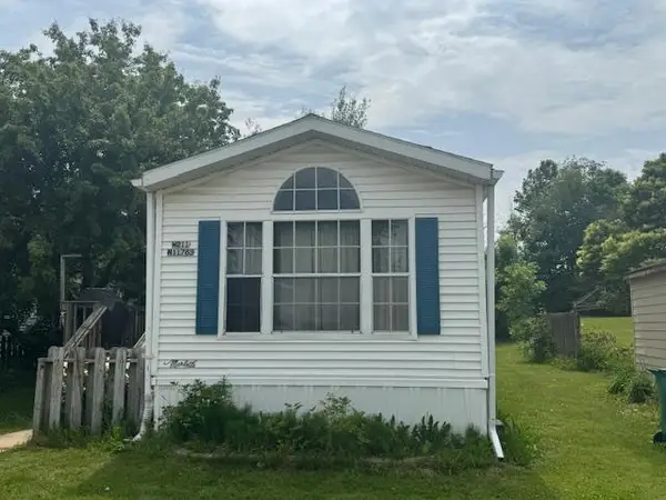 W211N11783 Hilltop Circle, Germantown, WI 53022