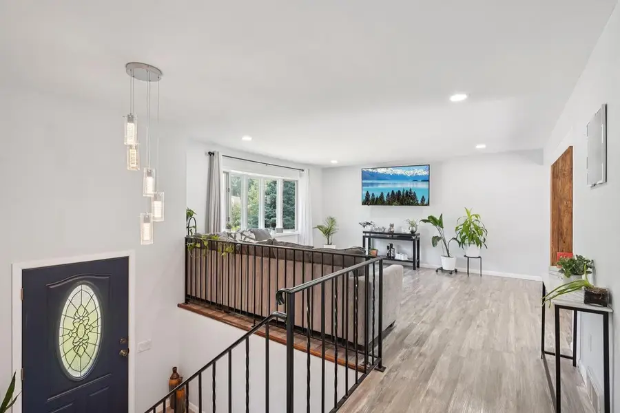 102 Simon Crestway, Waunakee, WI 53597 - Image #3