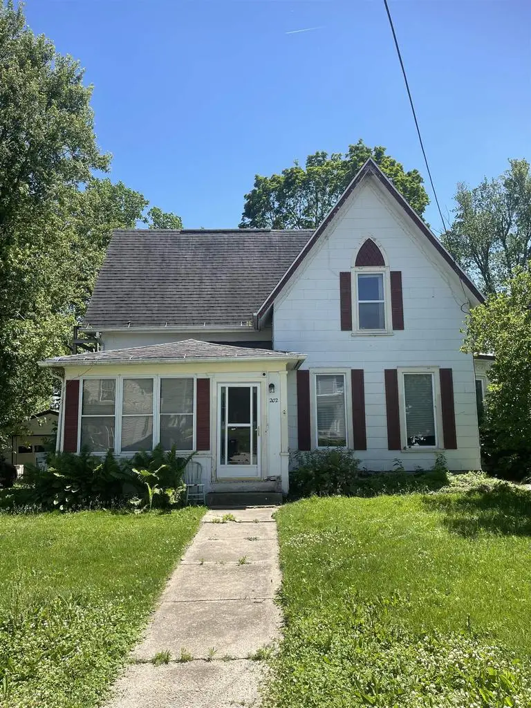 202-204 W Green Street, Fox Lake, WI 53933 - Image #3