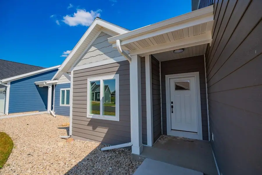 803 Vineyard Court, Cambridge, WI 53523 - Image #2