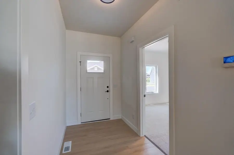 803 Vineyard Court, Cambridge, WI 53523 - Image #3