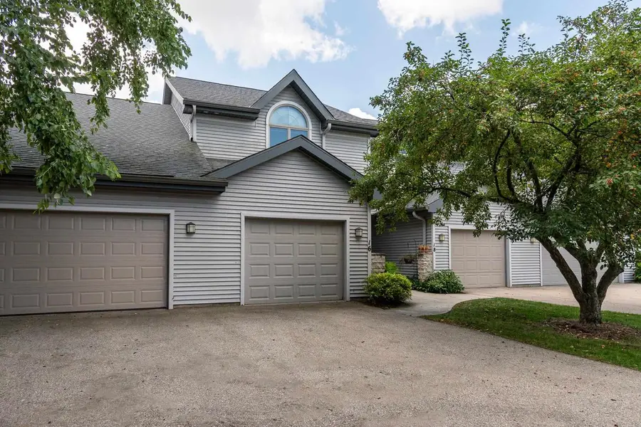 16 Hidden Hollow Trail, Madison, WI 53717 - Image #2