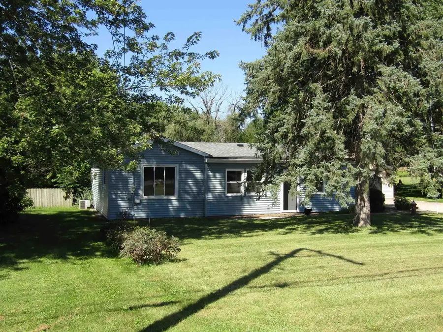 5910 S County Rd D Road, Beloit, WI 53511 - Image #2
