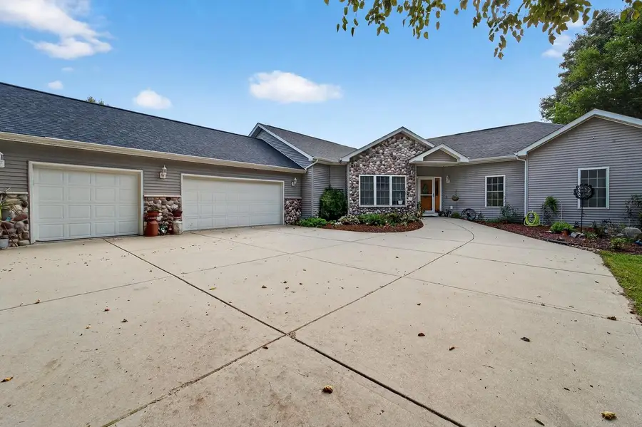 W2691 Zurfluh Road, Albany, WI 53502 - Image #2