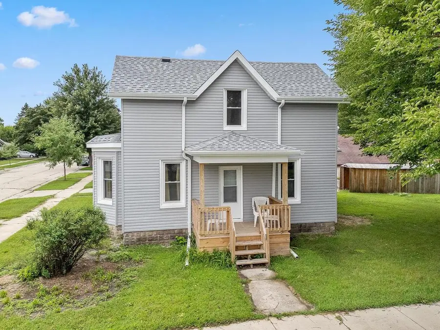 401 W Burns Street, Portage, WI 53901 - Image #2