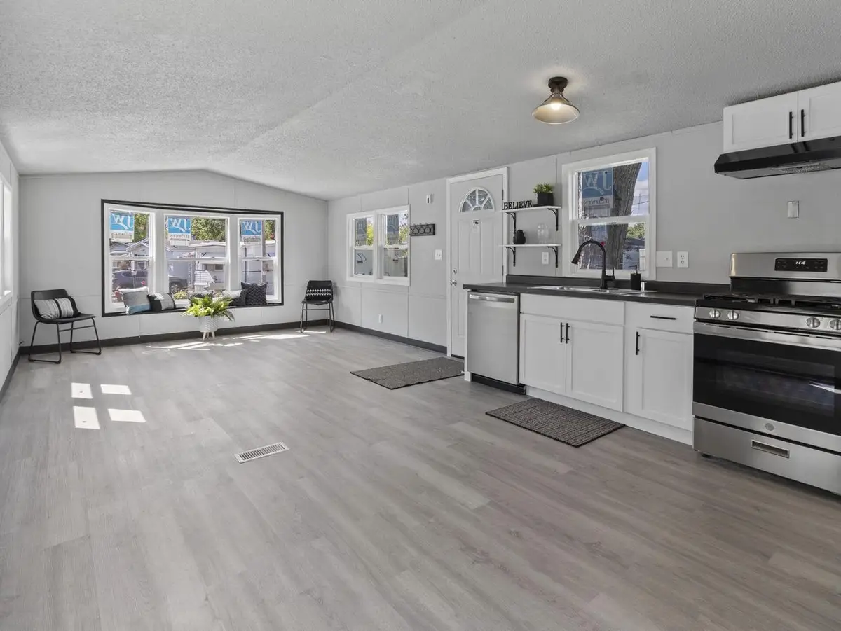 10211 W Greenfield Avenue #18, West Allis, WI 53214 - Image #1