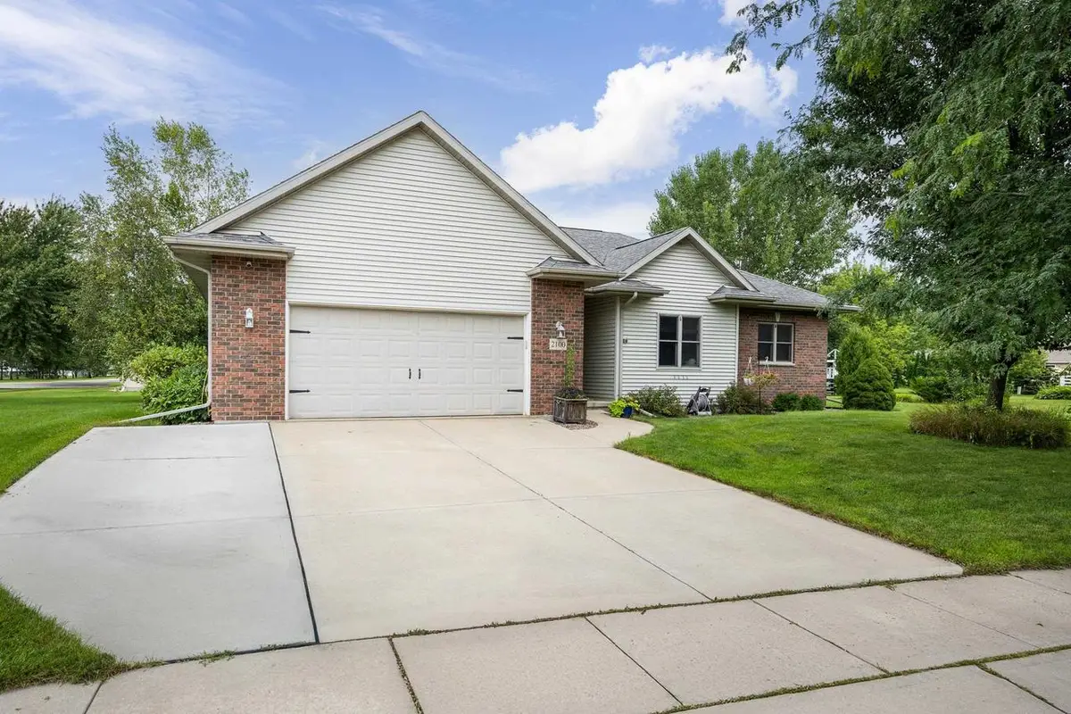 2100 Stone Crest Road, Stoughton, WI 53589 - Image #1