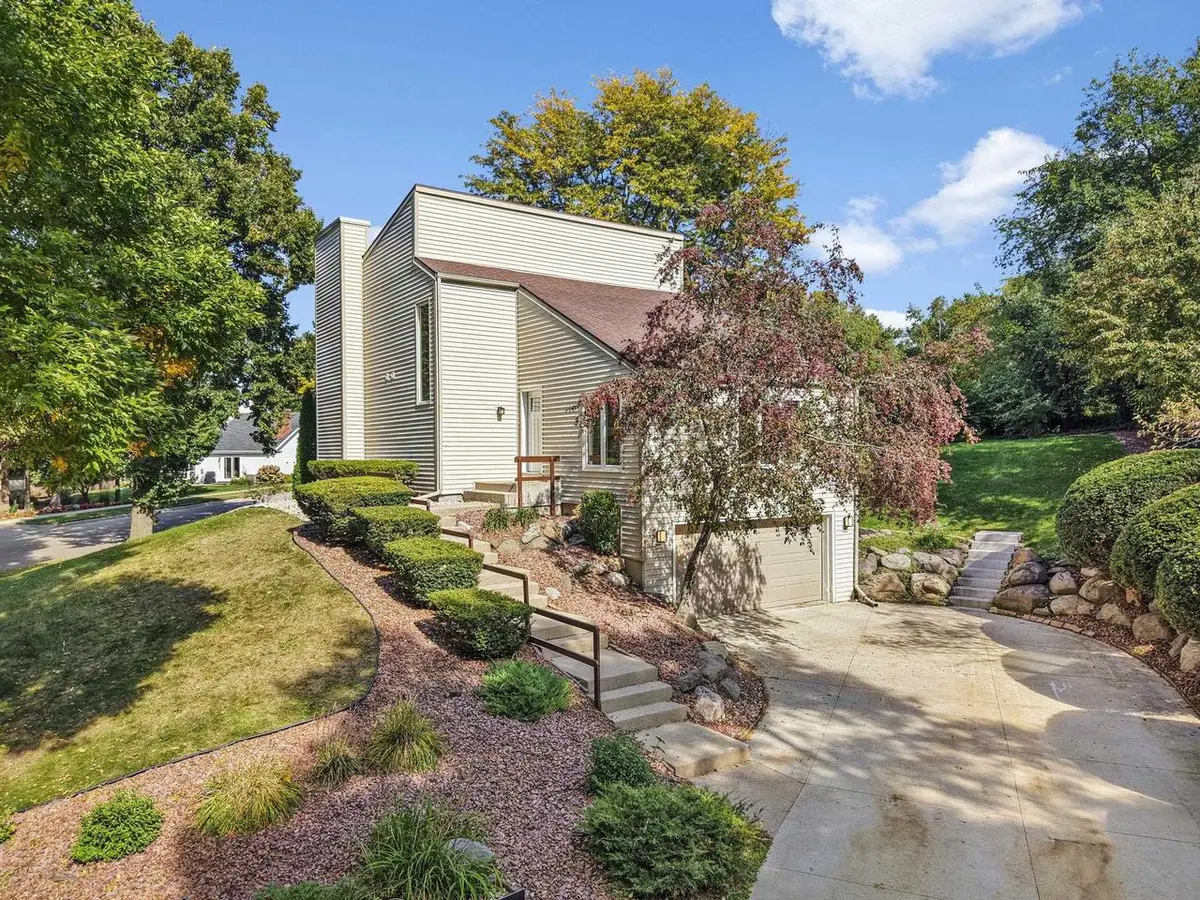 517 Isle Royal Drive, Madison, WI 53705 - Image #1