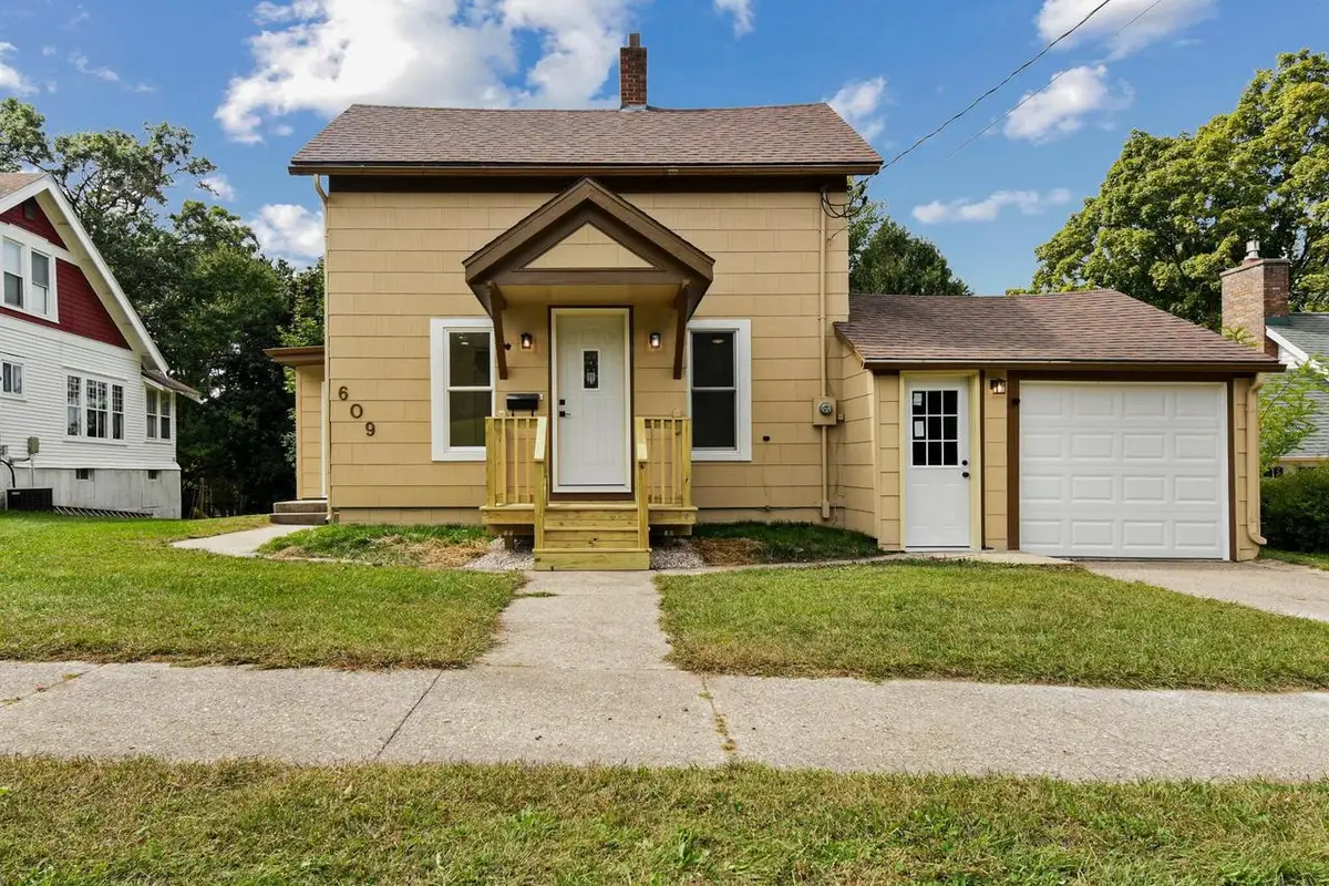 609 N Walnut Street, Reedsburg, WI 53959 - Image #1