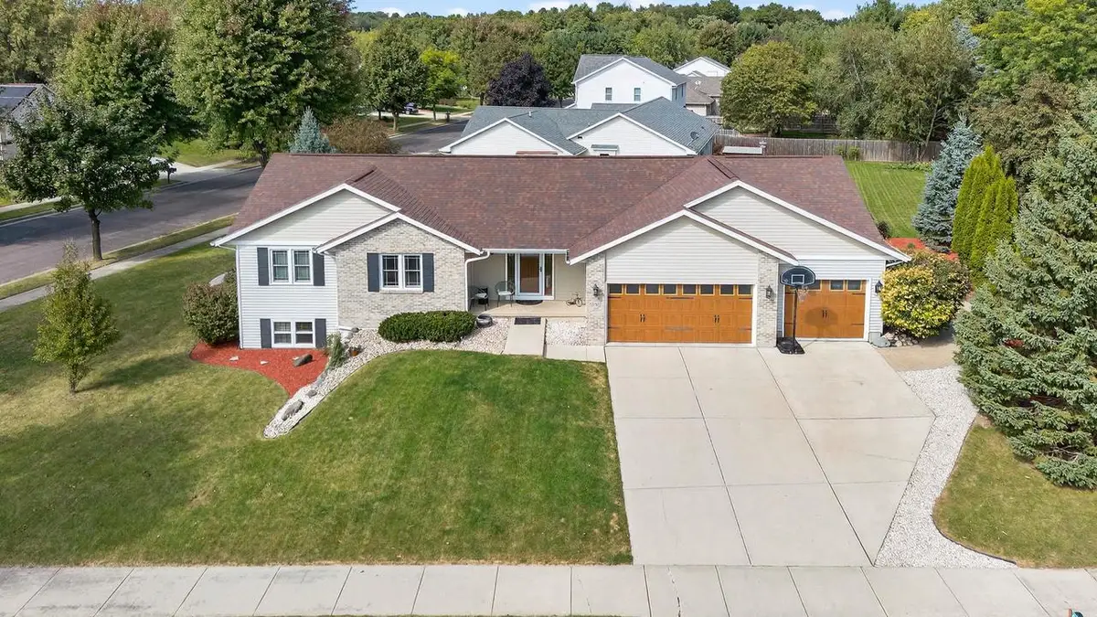 6783 Bootmaker Way, Windsor, WI 53598 - Image #1