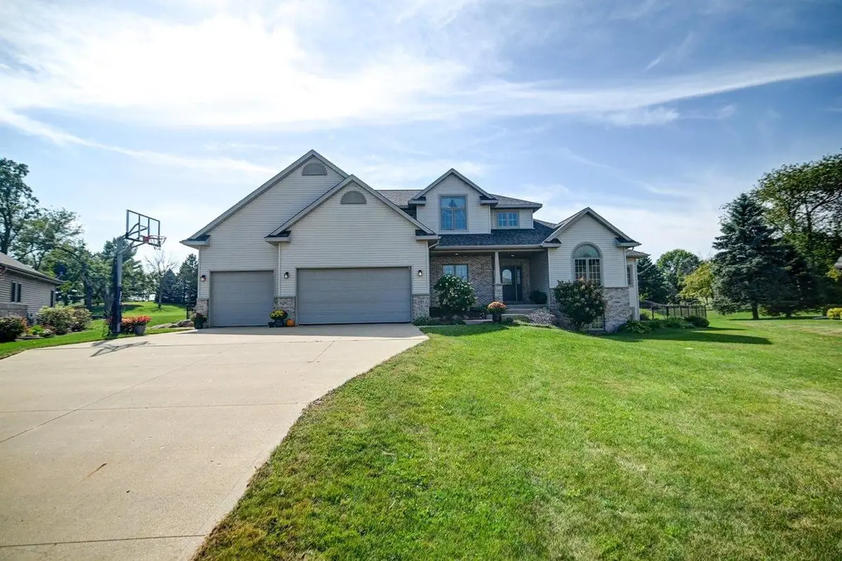 581 Concord Drive, Oregon, WI 53575 - Image #1