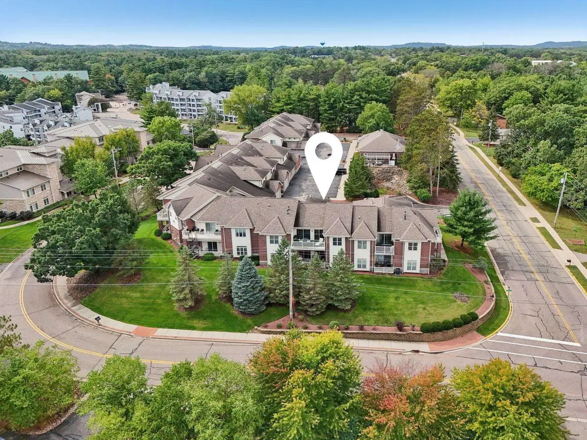 670 E Lake Avenue #211, Wisconsin Dells, WI 53965 - Image #1