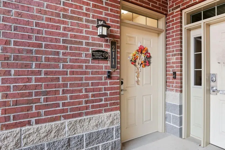 670 E Lake Avenue #211, Wisconsin Dells, WI 53965 - Image #2