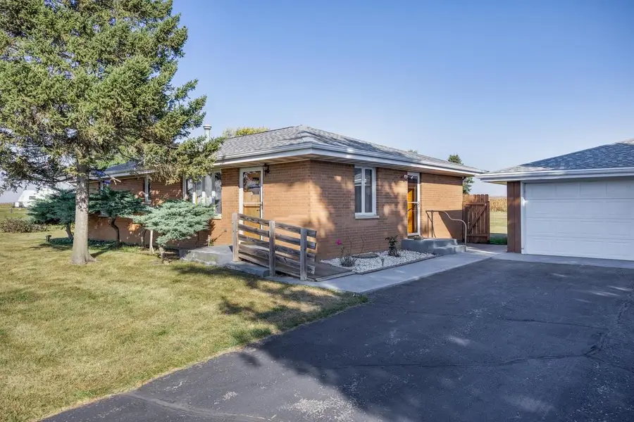 1008 W B R Townline Road, Beloit, WI 53511 - Image #2