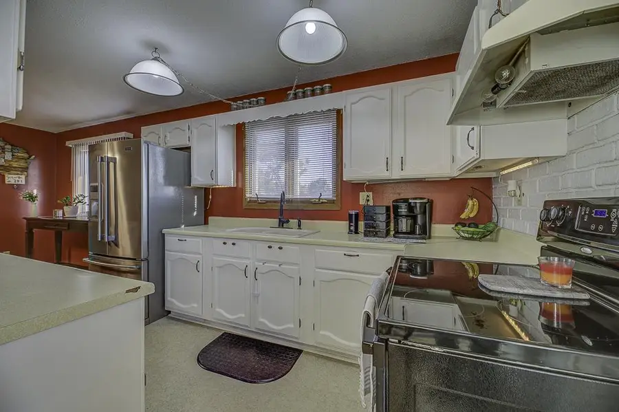 534 Roosevelt Avenue, Janesville, WI 53546 - Image #2