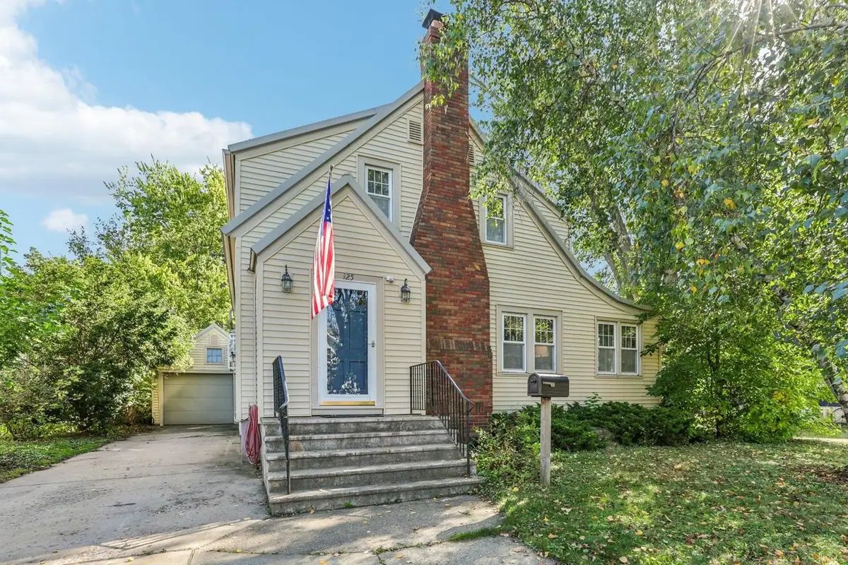 325 Warren Avenue, Reedsburg, WI 53959 - #1