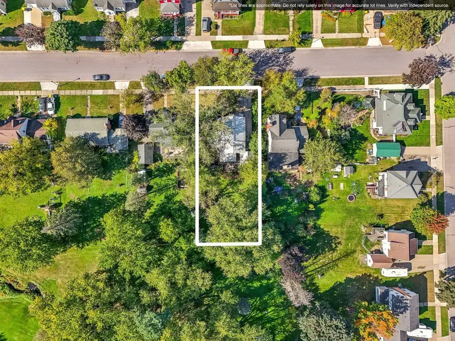 325 Warren Avenue, Reedsburg, WI 53959 - #3