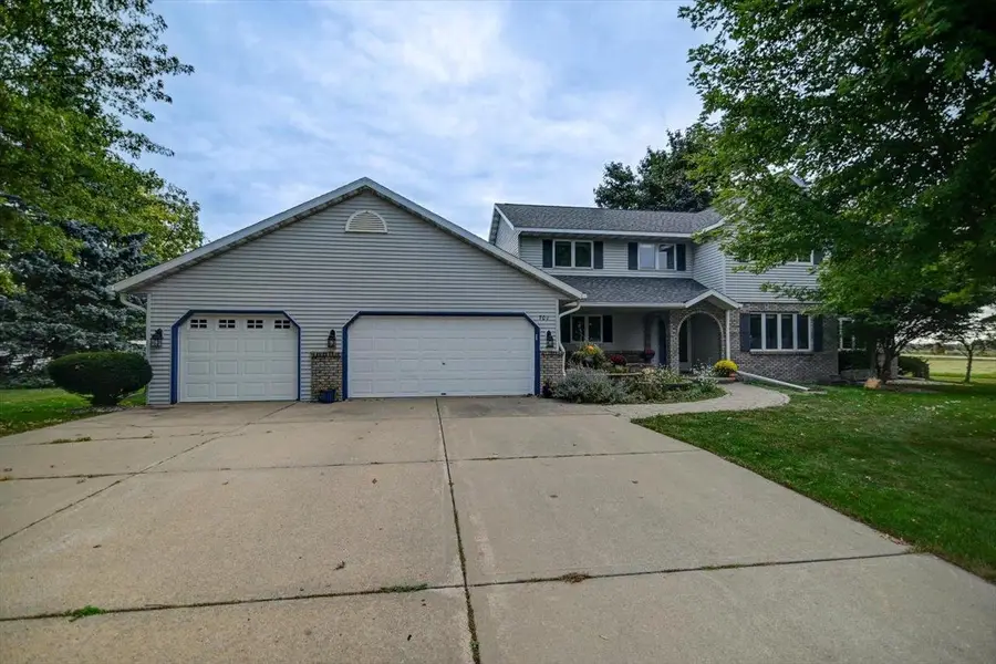 701 Holy Cross Way, Madison, WI 53704 - Image #2