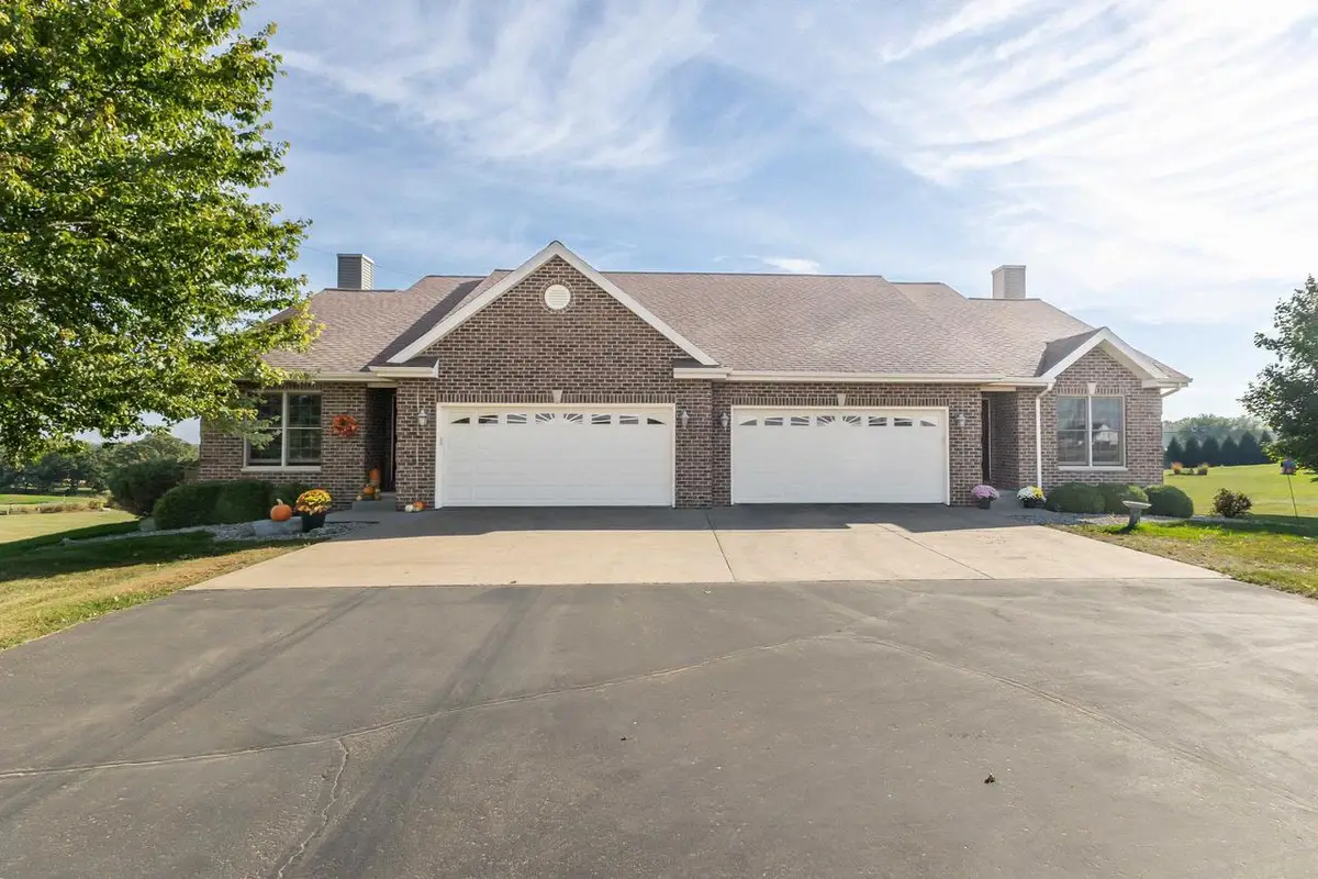 12168 Tama Run Lane, Darlington, WI 53530 - #1