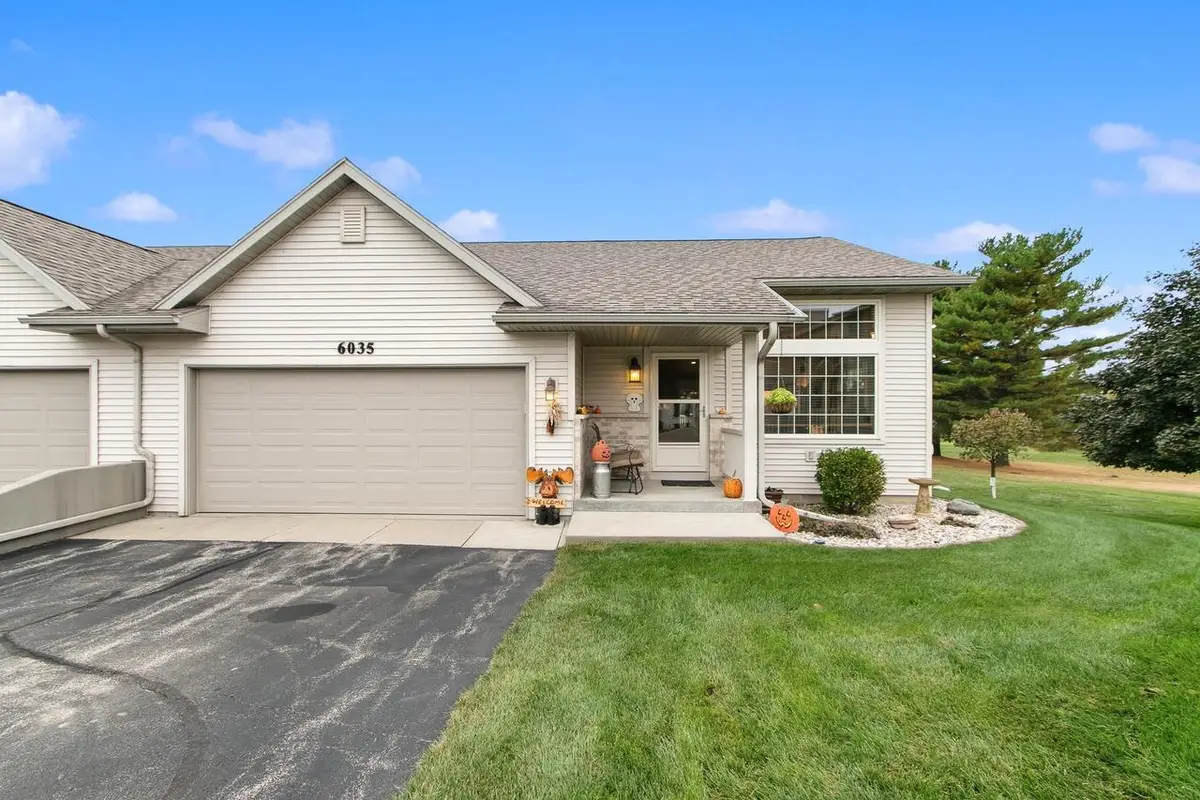 6035 Saddle Ridge #6035, Portage, WI 53901 - Image #1
