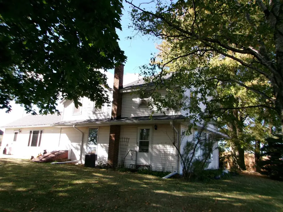W3075 Hwy 33 Road, Cambria, WI 53923 - Image #2