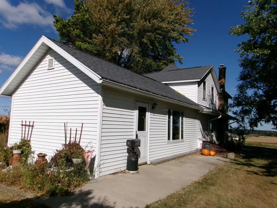 W3075 Hwy 33 Road, Cambria, WI 53923 - Image #3