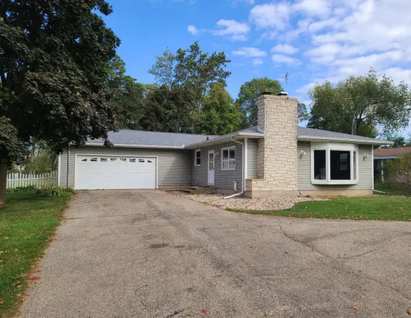 W5690 ISLAND Drive, Pardeeville, WI 53954