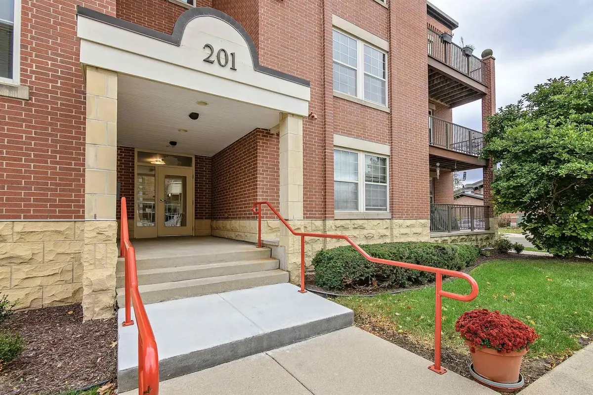 201 E Lane Street #202, Sun Prairie, WI 53590 - Image #1