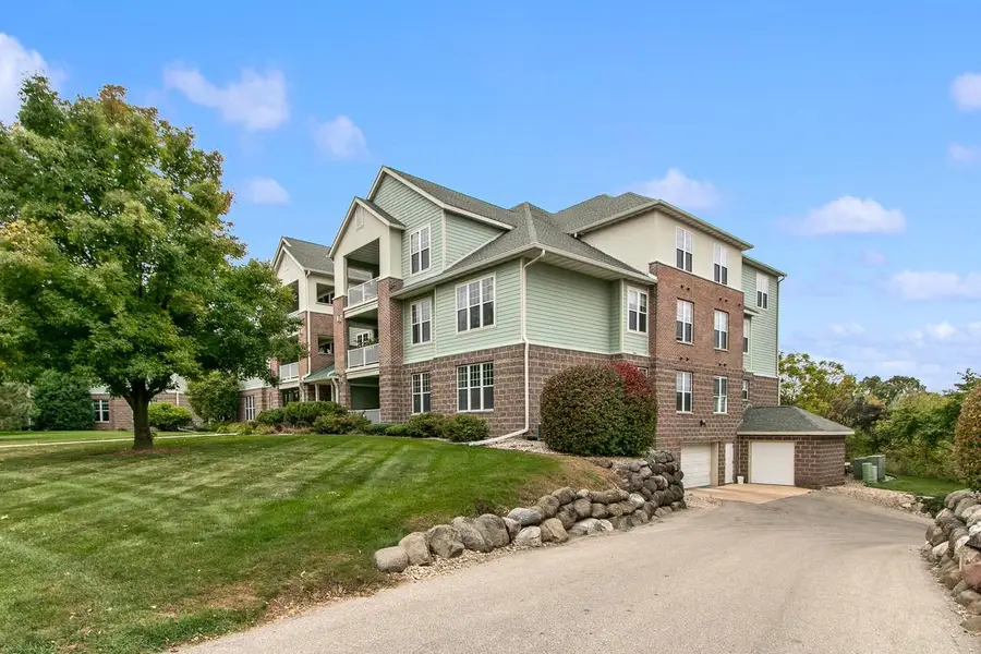 5470 Caddis Bend #102, Fitchburg, WI 53711 - Image #2