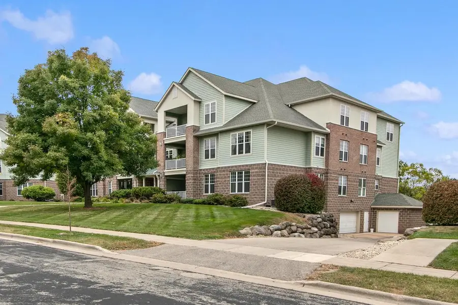 5470 Caddis Bend #102, Fitchburg, WI 53711 - Image #3