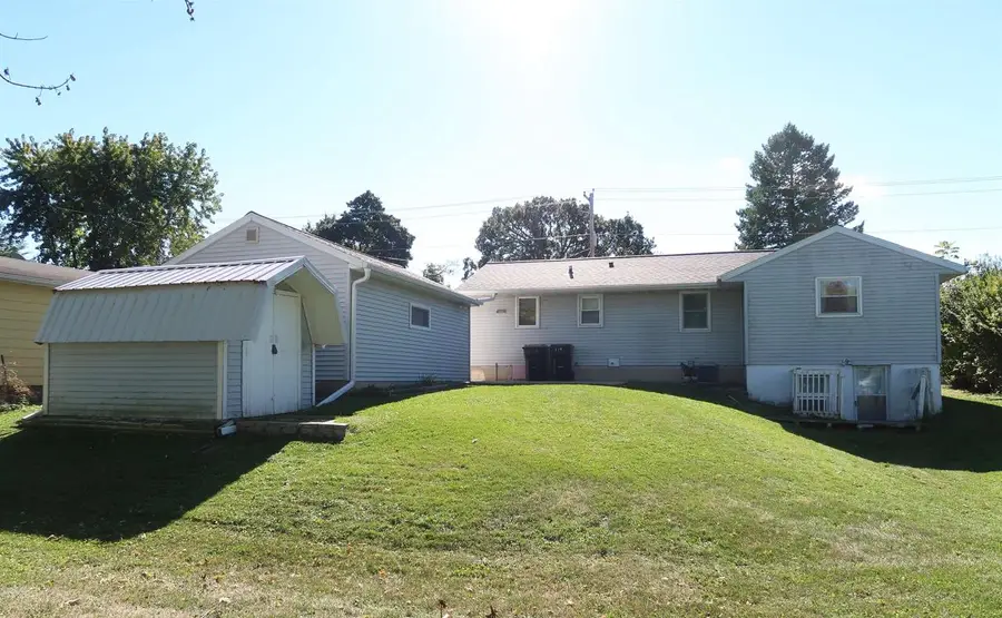 716 E Holum Street, Deforest, WI 53532 - Image #2