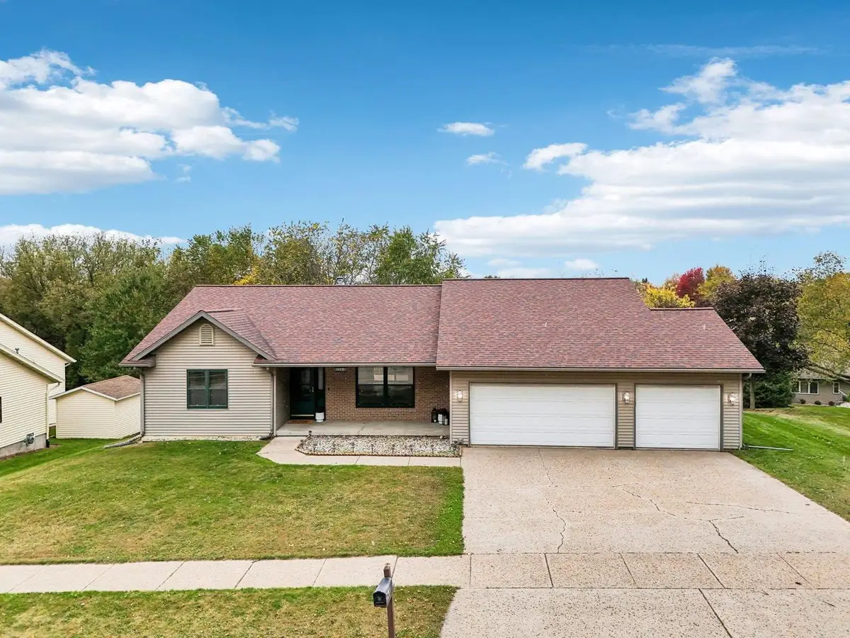 2201 Winfield Drive, Reedsburg, WI 53959 - Image #1