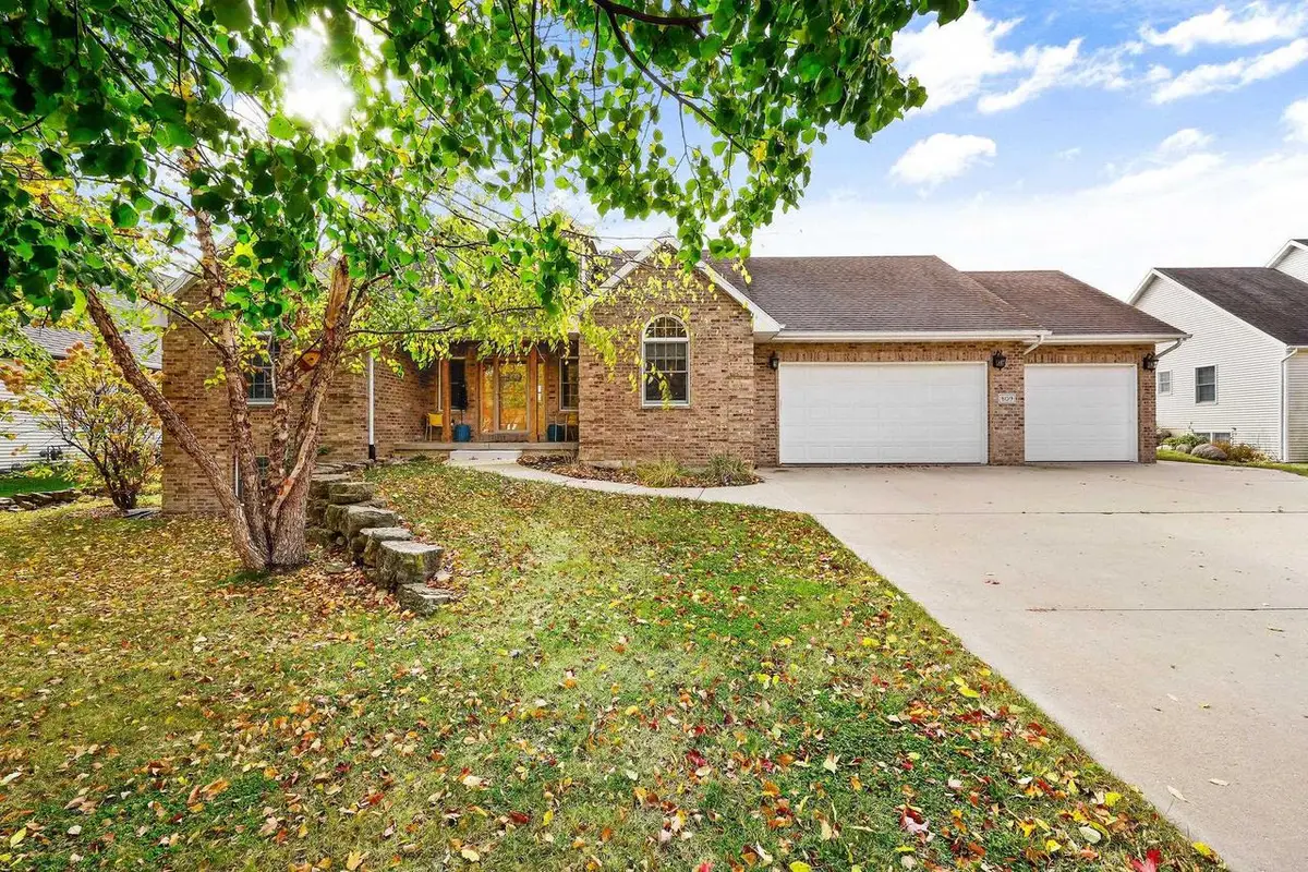 809 Chickadee Drive, Cambridge, WI 53523 - Image #1