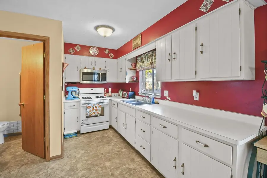 1486 Ivory Drive, Sun Prairie, WI 53590 - Image #2