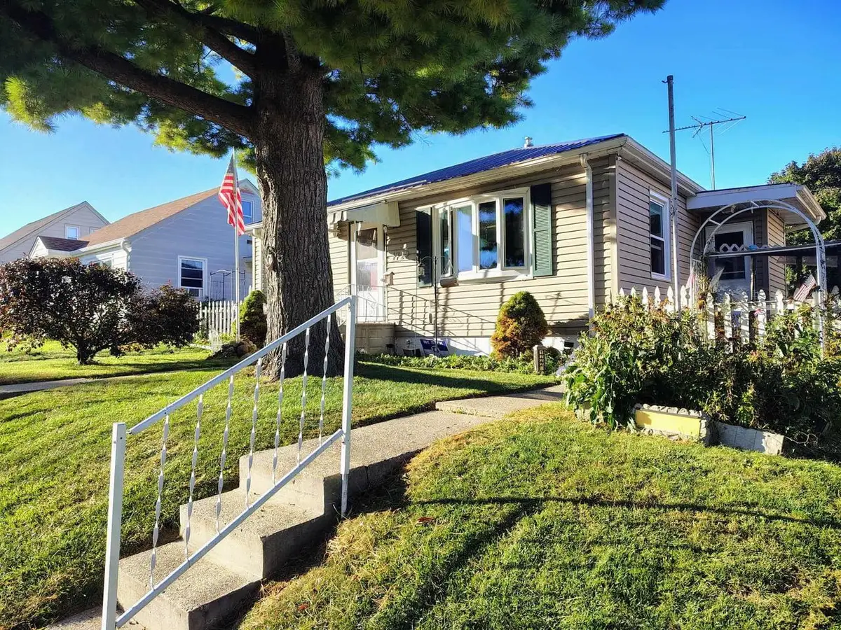 1722 Manitoba Avenue, South Milwaukee, WI 53172 - Image #1