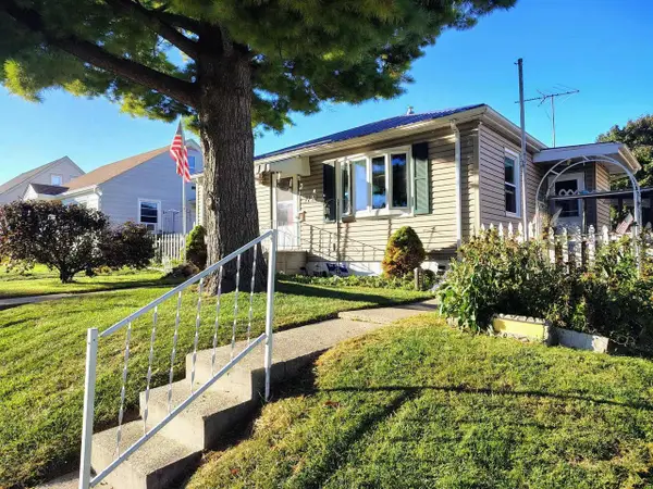 1722 Manitoba Avenue, South Milwaukee, WI 53172