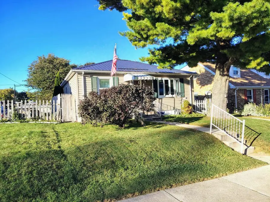 1722 Manitoba Avenue, South Milwaukee, WI 53172 - Image #2