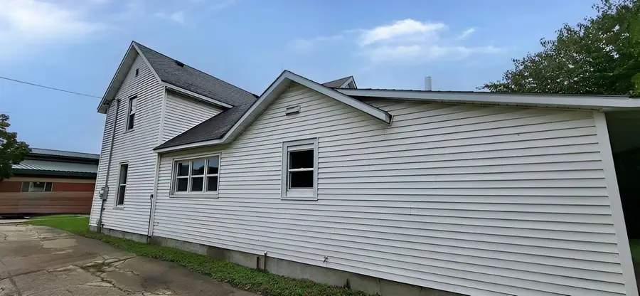 407 W oak Street, Sparta, WI 54656 - Image #2