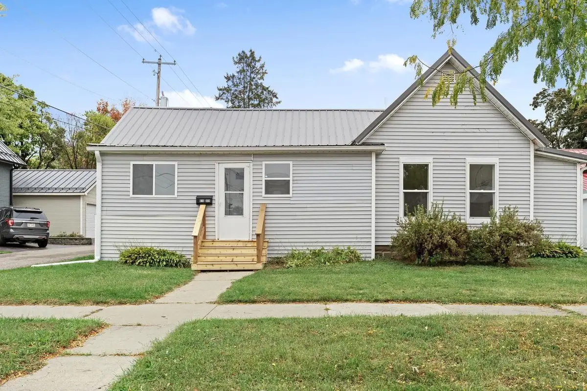 610 Ash Street, Baraboo, WI 53913 - Image #1