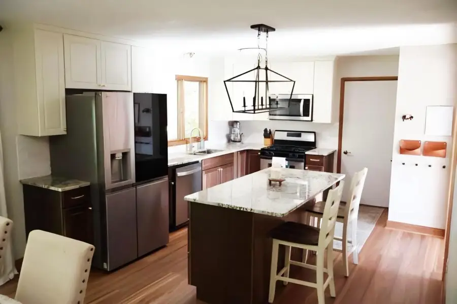 W8938 State Road 82 Road, Elroy, WI 53929 - Image #2