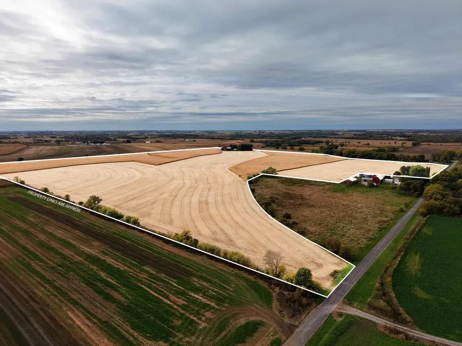 7024 Deansville Road, Marshall, WI 53559 - Image #2