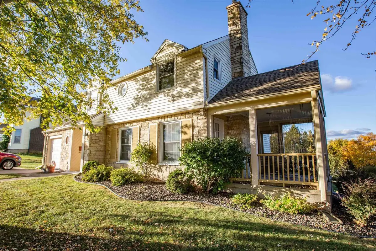 416 W Chapel Street, Dodgeville, WI 53533 - #1